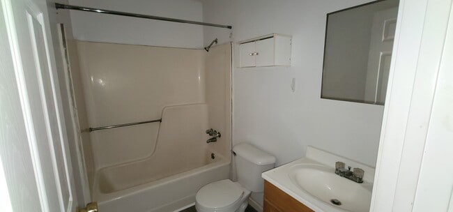 Building Photo - Duplex in Pike