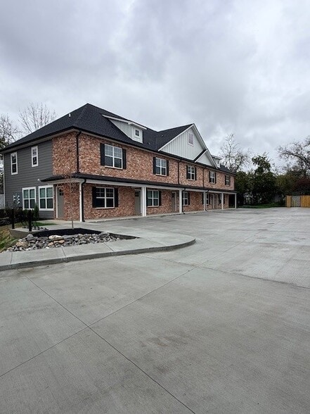 Building Photo - 311 Cainsville Rd