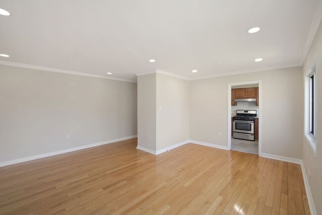 Building Photo - 2BD/2BA- Bethesda Condo in Parkside Community - Utilities Included