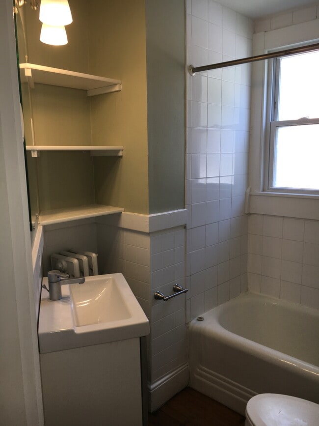 Bathroom - 195 Bolton St