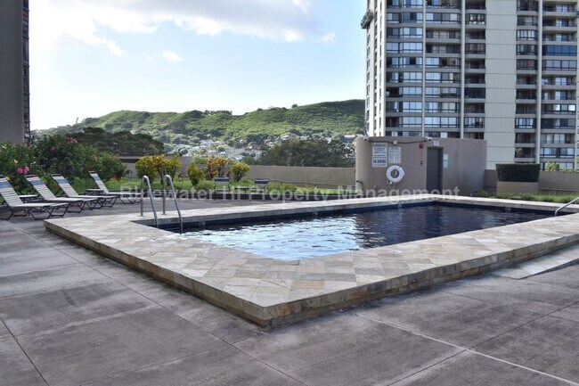 Building Photo - Craigside Furnished 2/2/2 (Nuuanu Area)