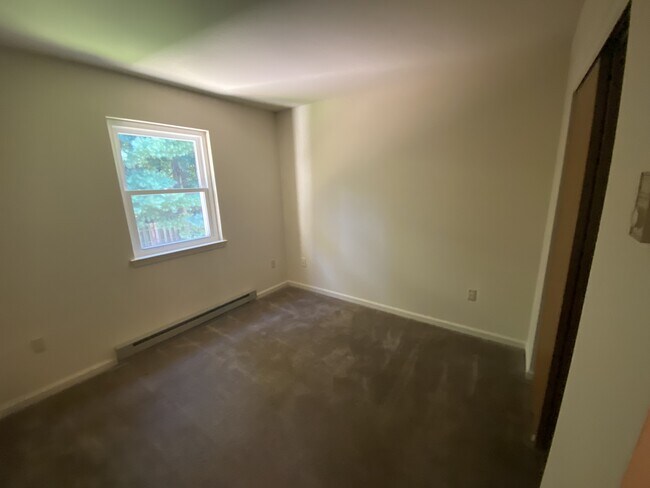 Building Photo - 212 Magnolia Dr
