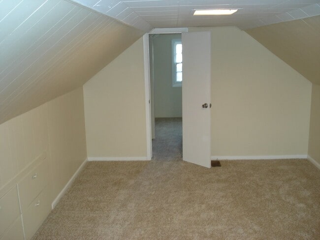 Building Photo - Three Bedroom One Bath Home Available May 10th