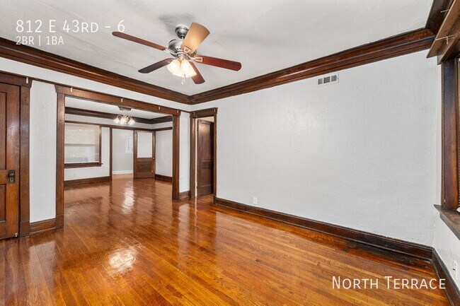 Building Photo - 812 E 43rd-6