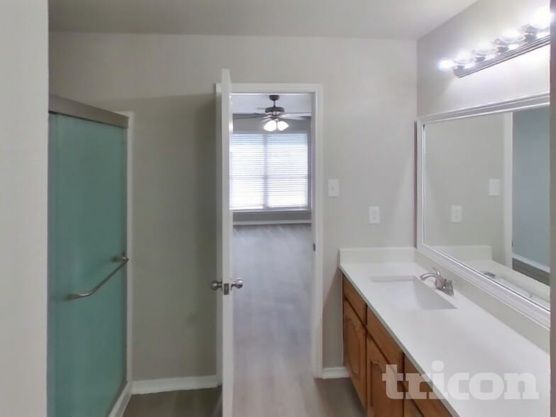 Building Photo - 909 Zoe St