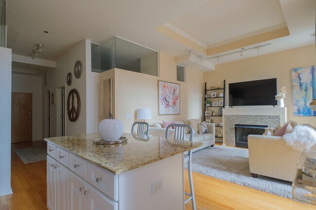 Building Photo - 208 W Washington St