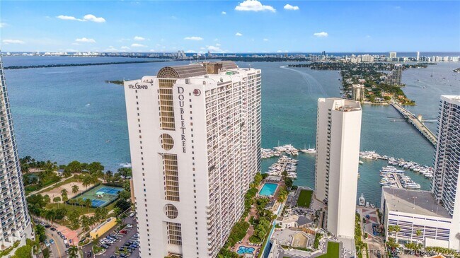 Building Photo - 1717 N Bayshore Dr