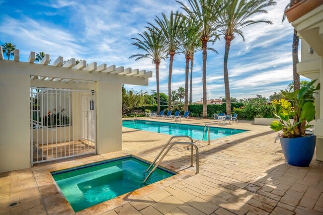 Building Photo - 6463 Zuma View Pl