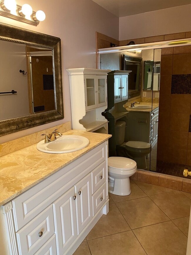 Building Photo - 2 Bed 1.5 Bath Townhome in Colusa Terrace ...