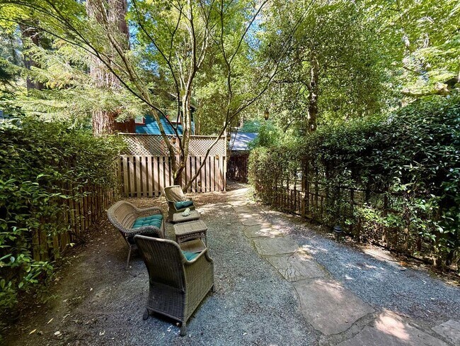 Building Photo - PEACEFUL MADRONE CANYON ONE BEDROOM COTTAGE NEAR DOWNTOWN LARKSPUR