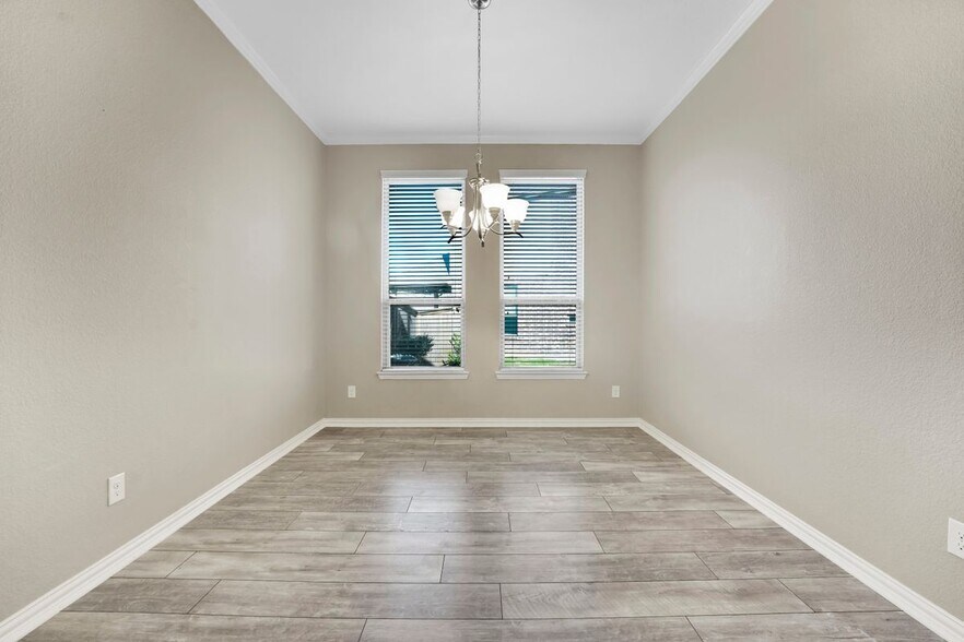 Building Photo - 16601 Lincoln Park Ln