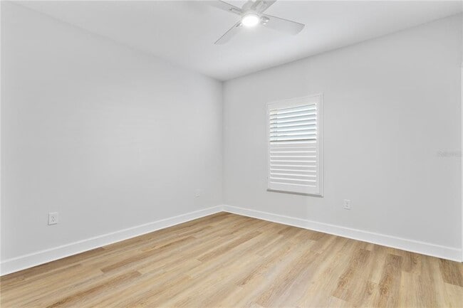 Building Photo - 1903 W Bristol Ave