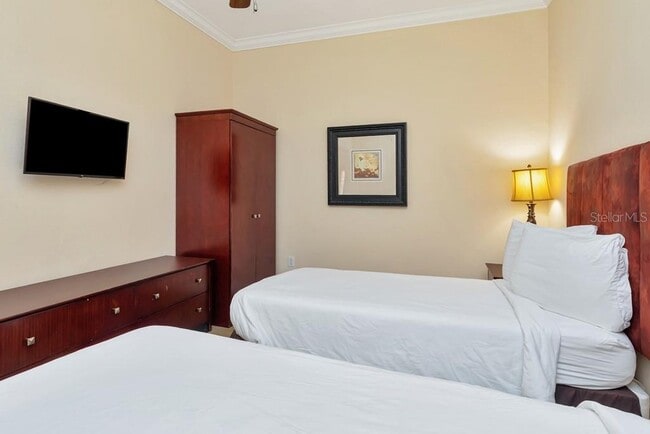 Building Photo - 13941 Clubhouse Dr