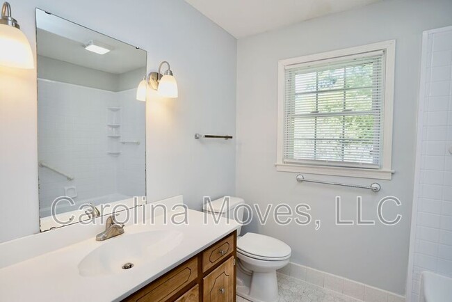 Building Photo - 204 Overcreek Rd