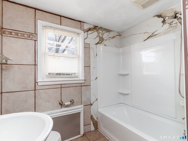 Building Photo - 97 Brussels Ave