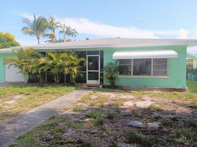 Primary Photo - 322 Vanderbilt Dr