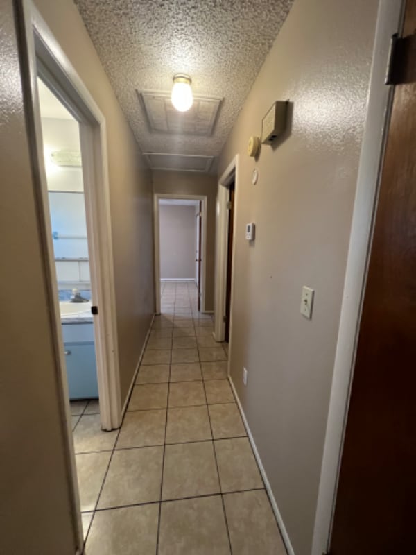 Building Photo - 425 S Avocado Ct