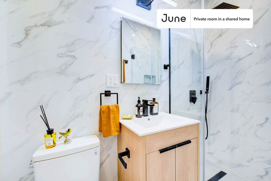 Building Photo - Absolutely ROOM at The Central Park Manhattan House