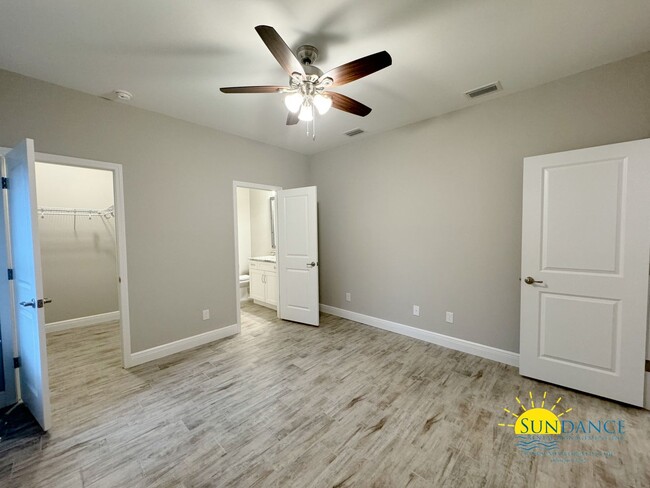 Building Photo - Stunning Centrally Located, a MUST see!