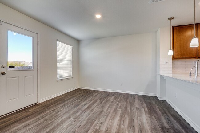 Building Photo - Welcome home to this 3-bedroom 2.5-bath in the desirable Marbella community