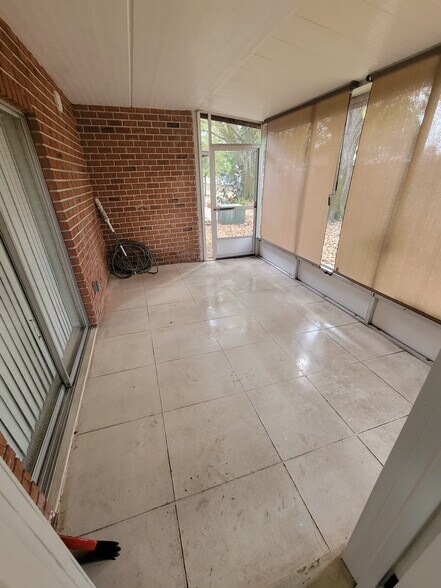 Building Photo - 1335 85th Ter N