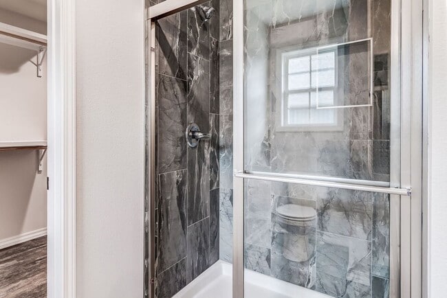 Building Photo - Beautiful, BRAND-NEW 3-bedroom, 2-bath hom...