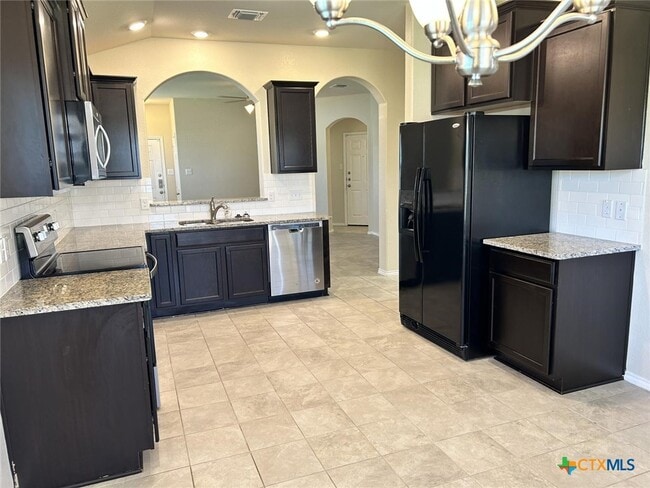 Building Photo - 6400 Treiber Dr