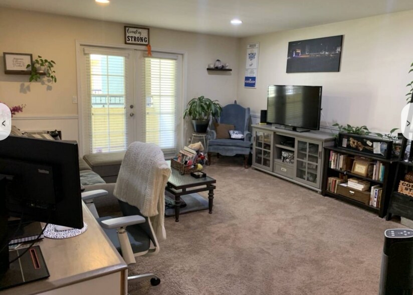 Building Photo - 5055 Collwood Blvd