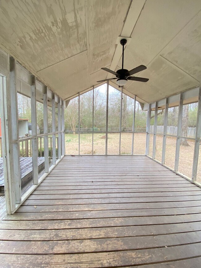 Building Photo - 1032 Emory Pl