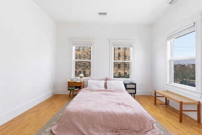 Building Photo - 88 G St