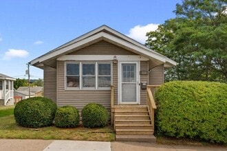 Building Photo - 110 3rd Ave N