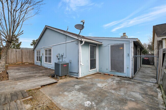 Building Photo - 7619 Lemma Dr