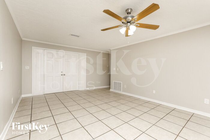 Building Photo - 2358 Fairgren Ave