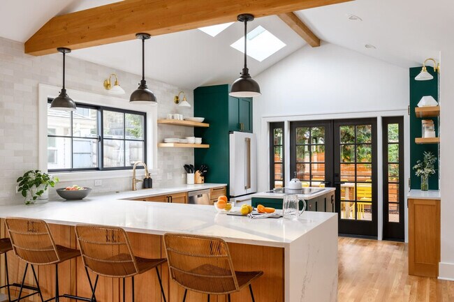 Building Photo - 2453 4th Ave W