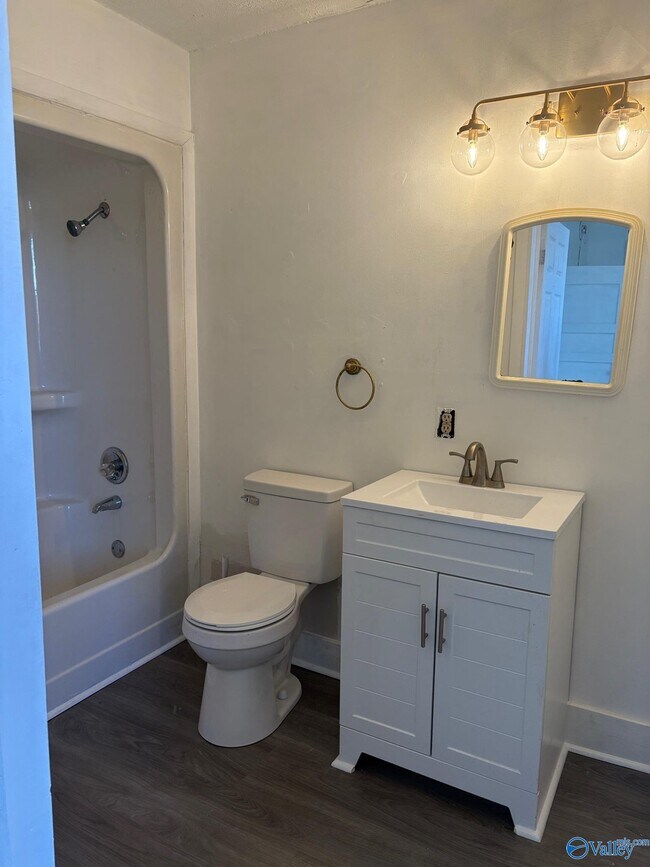 Building Photo - 14892 Smith Dr