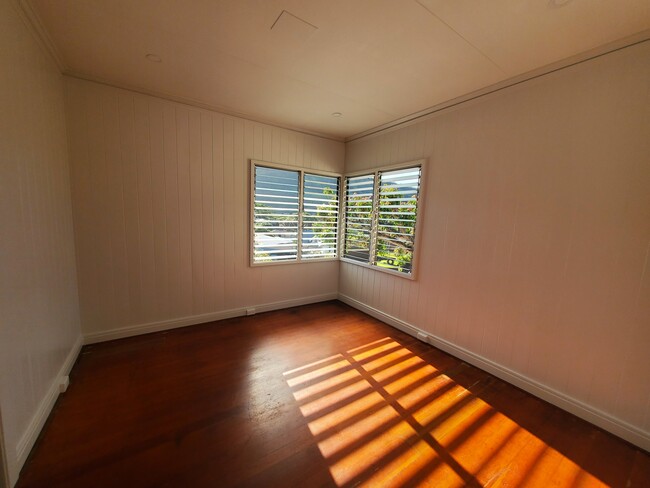 First bedroom - 2664 E Manoa Rd