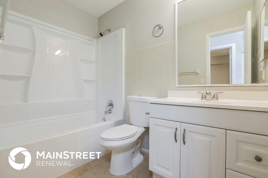 Building Photo - 7517 Lyncrest St