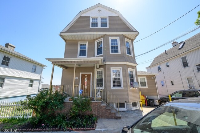 Primary Photo - 78 Forest St