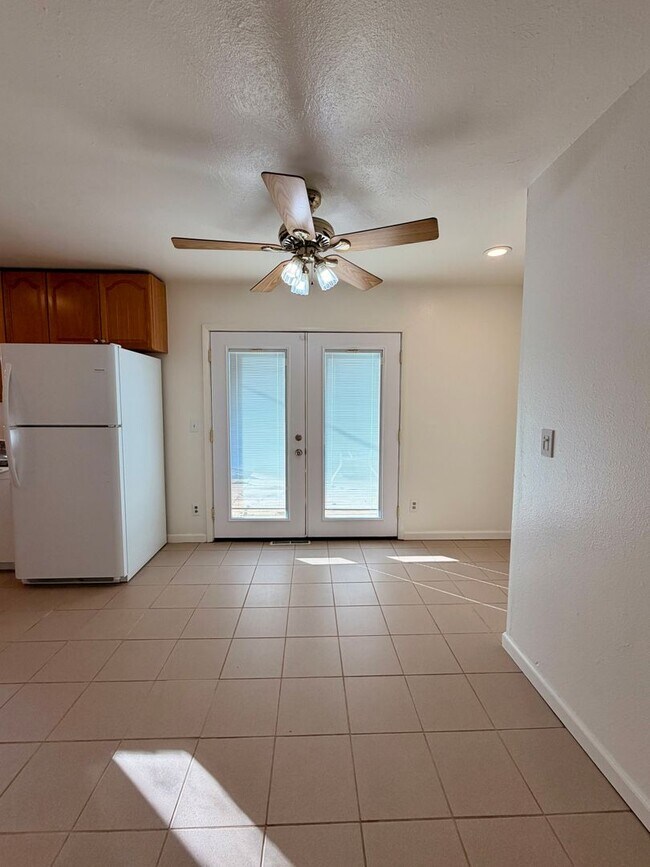 Building Photo - Lovely 5-bedroom, 2¾-bath home located in the heart of Old Town Firestone!