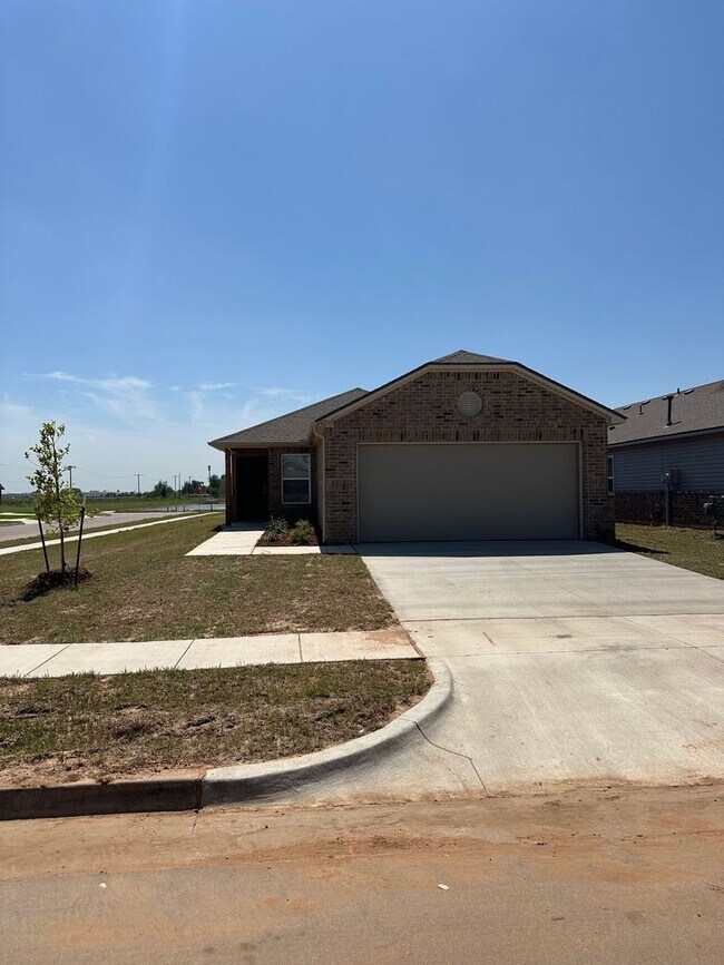 Building Photo - *Preleasing Now!  Three Bedroom | Two Bath Home in Saratoga