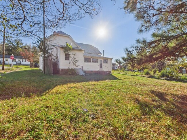 Building Photo - 315 High St