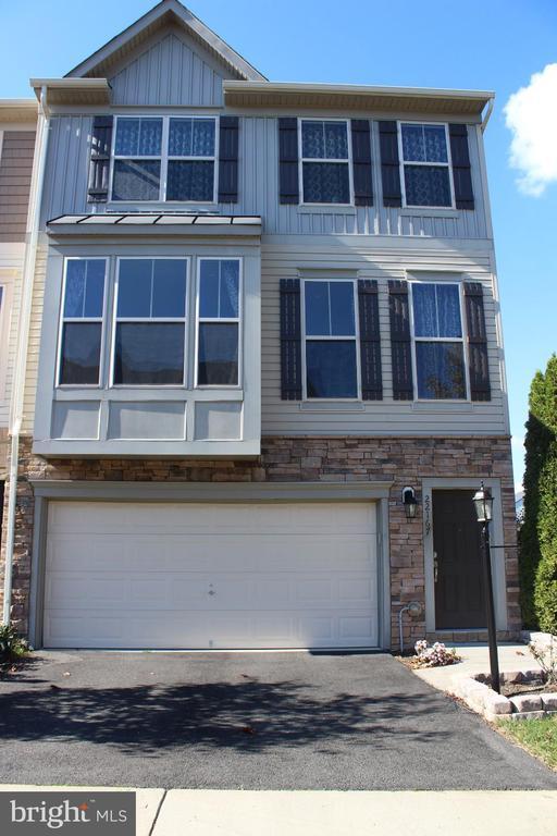 Building Photo - 22167 Napier Terrace