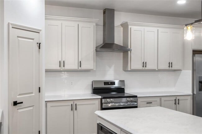 Building Photo - 26216 N 2960 Rd