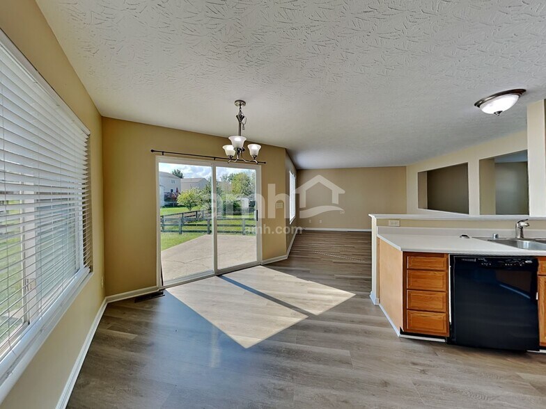 Building Photo - 3177 Bridle Run Dr