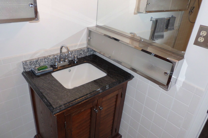 Master Granite Vanity - 745 S Alton Way