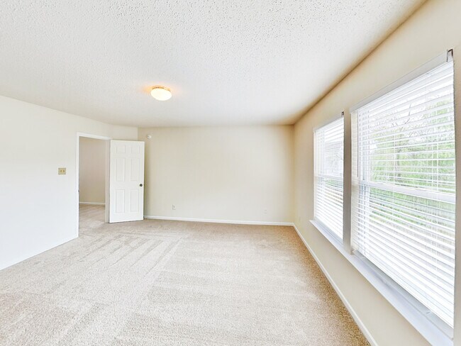 Building Photo - 2326 Collins Way