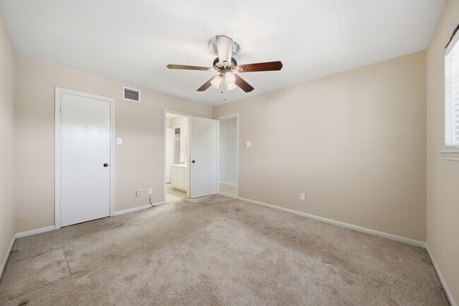 Building Photo - 15575 Marina Dr
