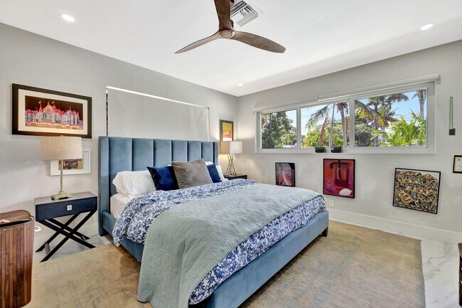 Building Photo - 1981 Coral Gardens Dr