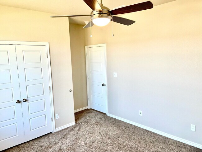 Building Photo - Beautiful 3-Bed Oasis with Granite Touches in Lubbock – 1650 Sq. Ft. of Comfort!