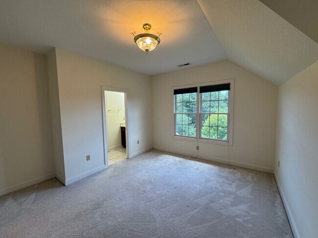 Building Photo - South AVL - Grand Residence in The Cotswol...